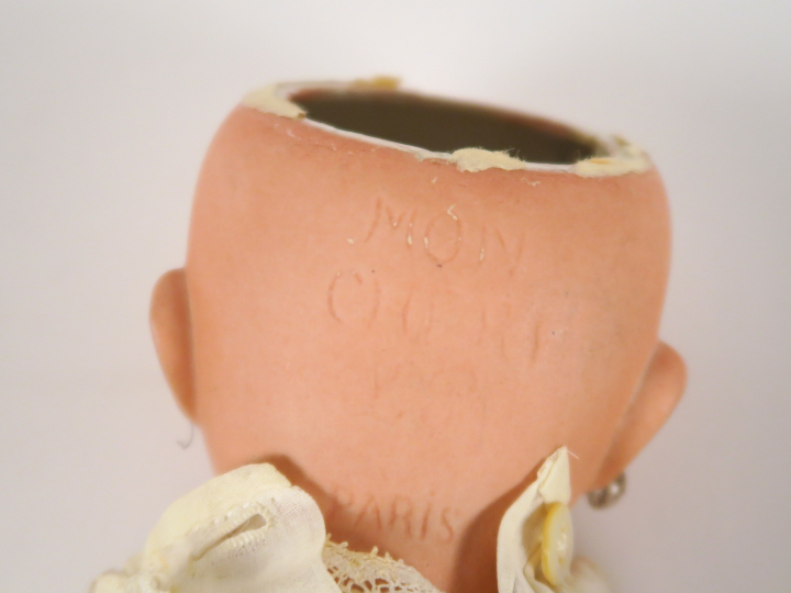 Poupée Mon Chéri, Léon Pierre. Paris, taille 7, bouche ouverte, yeux b