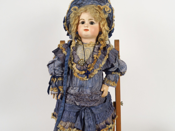 Poupée ancienne tête porcelaine de marque Rabery et Delphieu, bouche f