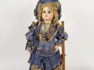 Vente aux enchères Poupée ancienne tête porcelaine de marque Rabery et Delphieu, bouche f