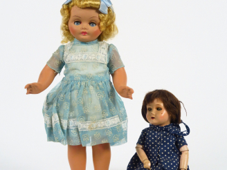 Vente aux enchères Lot de deux poupées anciennes comprenant :  une poupée en composition 