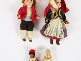 Vente aux enchères Couple de mignonettes françaises Folklorique SFBJ Bearn, taille 12 cm 
