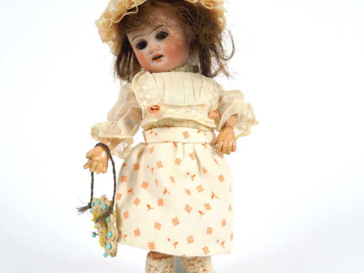 Ravissante et rare poupée entièrement articulée Armand Marseille 1894,