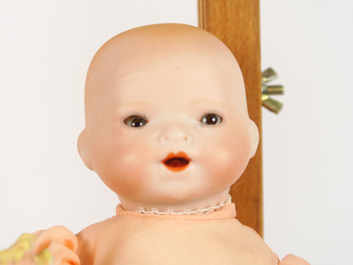 Lot de deux bébés de caractère en état d'usage H   B, tête porcelaine 