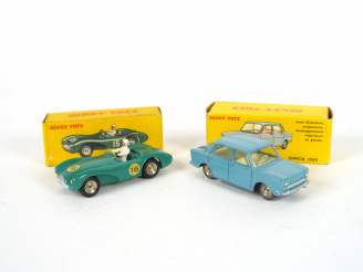 Vente aux enchères Lot de 2 miniatures Dinky Toys au 1/43e dont : - Aston Martin DB3 Spor
