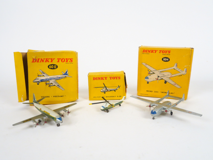 Lot de 3 miniatures Dinky Toys :  - Helicoptère 60 D Sikorsky S 58 (ma