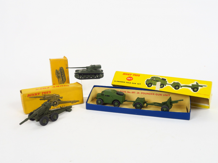 Lot de 3 véhicules Dinky Toys :  - 25 Pounder Field Gun set 697, très 