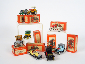 Vente aux enchères Lot de 8 miniatures 1/43e en boite d'origine de marque RAMI dont :  - 