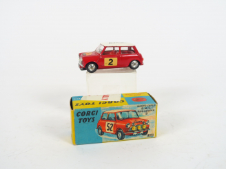 Vente aux enchères Corgi Toys en boite d'origine. Monte-Carlo BMC mini cooper's' autograp