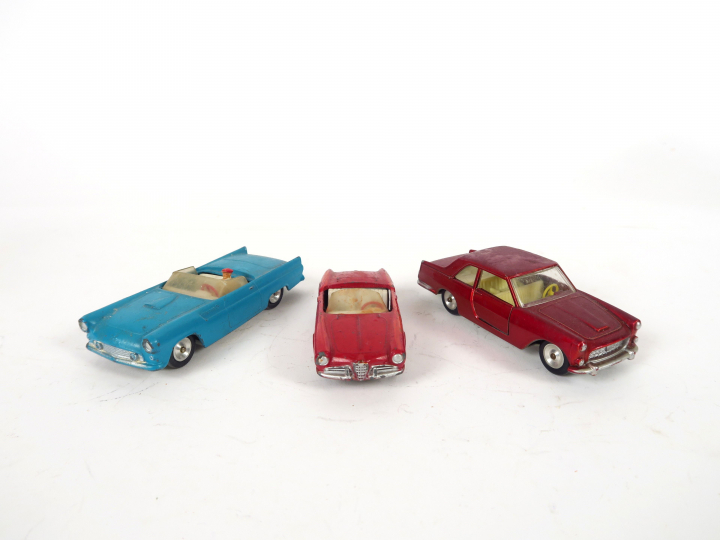 Lot de 3 miniatures Solido 1/43e en état d'usage :  - Ford Thunderbird