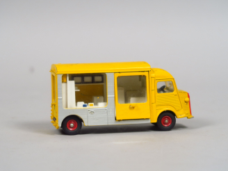 Vente aux enchères Dinky Toys, camion Philips en état d'usage, manque la galerie