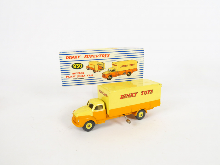 Dinky Toys ref. 930 Bedford Pallet, Dinky toys, Jekta van en bel état 