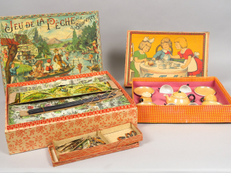 Vente aux enchères Lot de jeux de société des années 1900 à 1970 dont : jeux de la pêche 