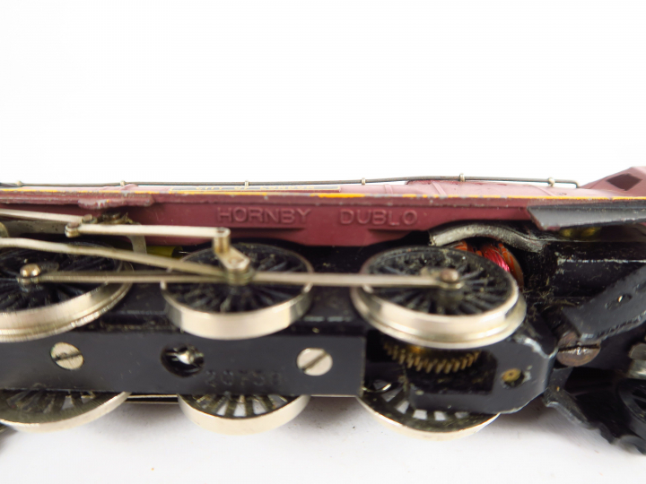 Locomotive et Tender Hornby Dublo (une roue cassée)