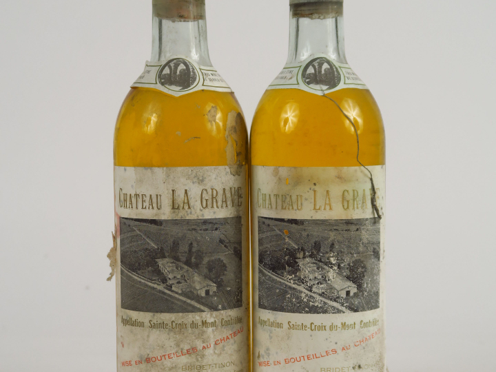 2 BOUTEILLES CHÂTEAU LA GRAVE STE CROIX DU MONT - 1967 - HEP/BOUCHONS 