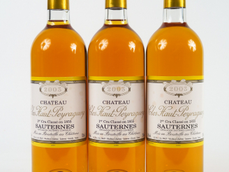 Vente aux enchères 3 BOUTEILLES CLOS HAUT PEYRAGUEY 1er CC SAUTERNES - 2003 - BG+