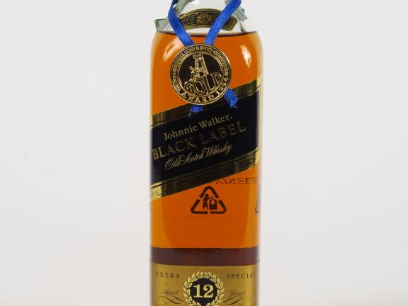 1 BOUTEILLE (37,5 cl) WHISKY JOHNNIE WALKER 'BLACK LABEL' 12 ANS