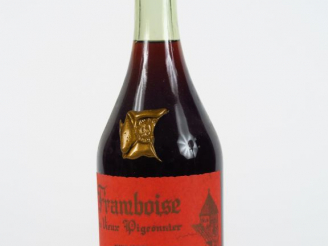 Vente aux enchères 1 BOUTEILLE FRAMBOISE DU VIEUX PIGEONNIER