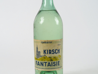 Vente aux enchères 1 VIEILLE BOUTEILLE KIRSCH FANTAISIE DISTILLERIE STRABOURGEOISE