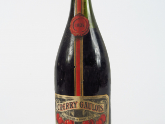 Vente aux enchères 1 VIEILLE BOUTEILLE CHERRY 'GAULOIS' BUSSAC - 1934