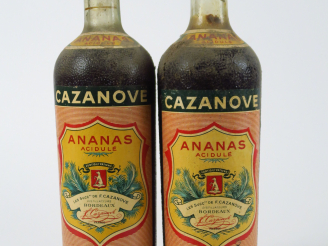 Vente aux enchères 2 VIEILLES BOUTEILLES (1 l) ANANAS ACIDULE CAZANOVE