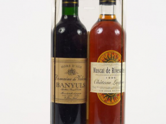 Vente aux enchères 2 BOUTEILLES (50 cl) : 1 BANYULS DOMAINE DE VALCROS 'HORS D'AGE' - 1 M