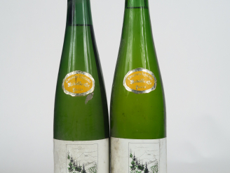 Vente aux enchères 2 BOUTEILLES GEWURZTRAMINER SAVOUR CLUB - 1964 - 1 à 2 CM/1 à 4,5 CM/E