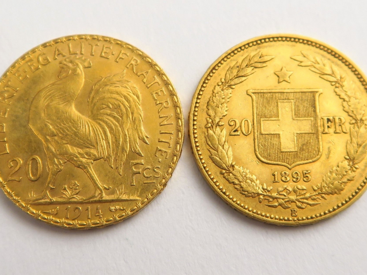 2 pièces de 20 francs or, dont une suisse