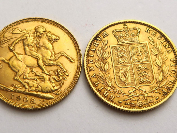 2 souverains or : 1 Victoria 1877 et 1 Edwards VII