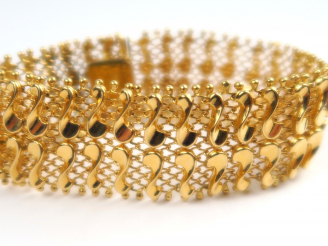 Vente aux enchères  Bracelet maille souple en or. Poids : 38 g ac
