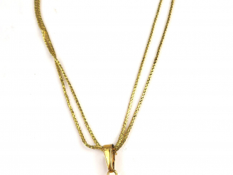 Vente aux enchères Pendentif porte photo en or, avec sa chaine double en or. Poids tel : 