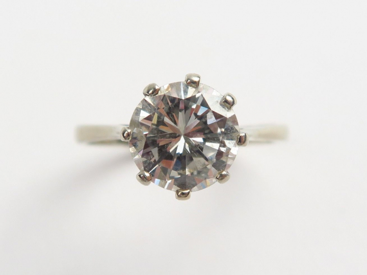 Bague solitaire, 2 carats environ, K, SI3. Poids tel : 3,18 g