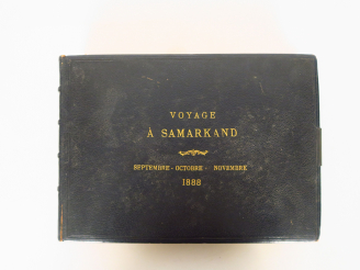 Vente aux enchères "Voyage à Samarkand"  Album de 43 photographies de voyage comprenant d