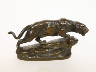 Vente aux enchères C.MASSON "Panthère à l'affut" Sculpture en bronze à patine brune.  Sig