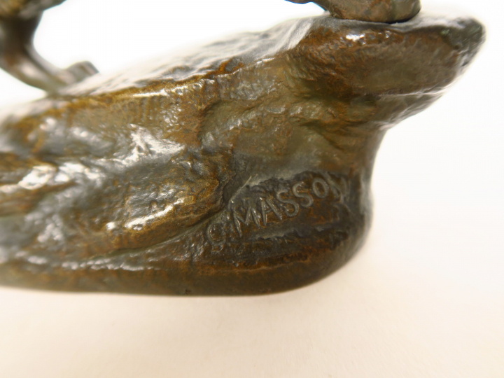 C.MASSON "Panthère à l'affut" Sculpture en bronze à patine brune.  Sig
