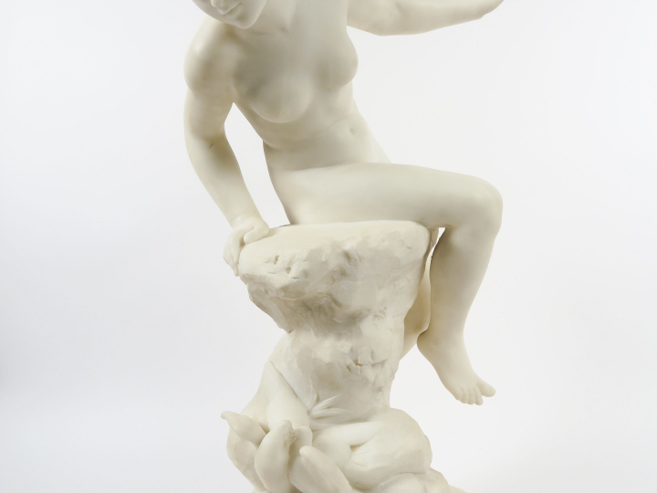 Benedict Benoït ROUGELET "Jeune fille aux oiseaux" Groupe en marbre bl