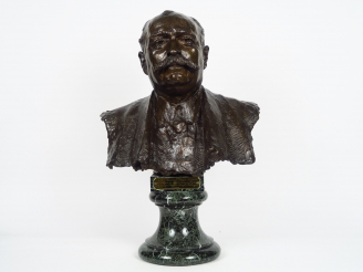 Vente aux enchères V. SEGOFFIN "Portrait de Roger Noguès" Sculpture en bronze à patine br