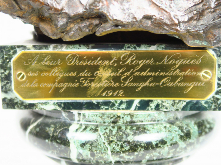V. SEGOFFIN "Portrait de Roger Noguès" Sculpture en bronze à patine br