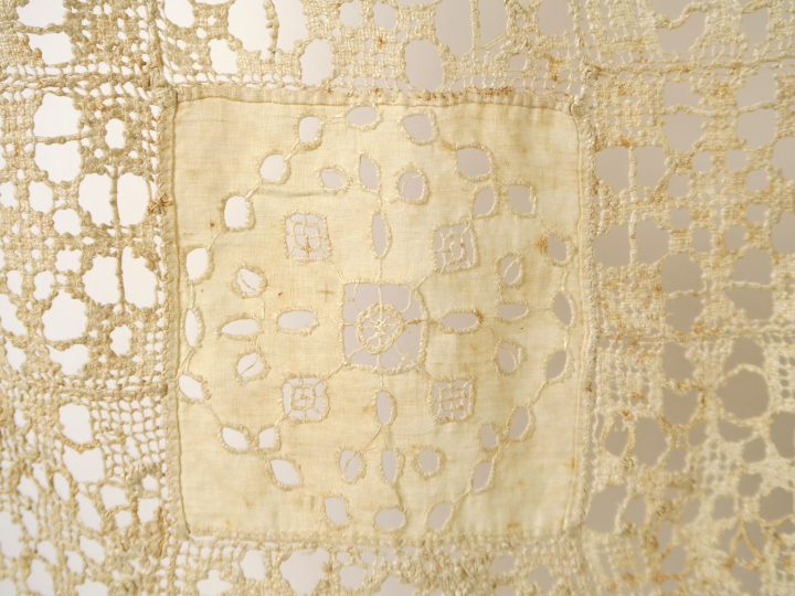 Très rare probable nappe d’autel, première partie du XVIIème siècle, l