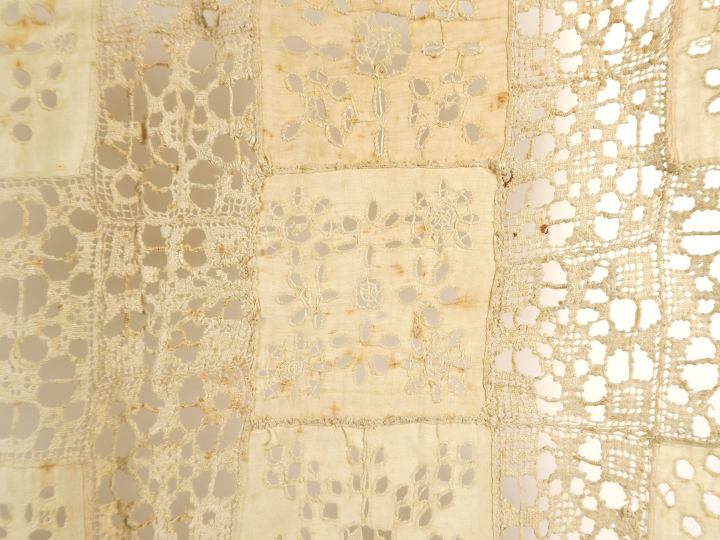 Très rare probable nappe d’autel, première partie du XVIIème siècle, l