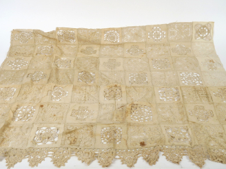 Vente aux enchères Très rare nappe d’autel ou de table de toilette, lin tissé main, premi