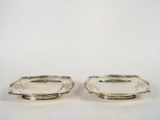 Vente aux enchères E.PUIFORCAT. Paire de coupes sur talon de style Louis XVI en argent, p