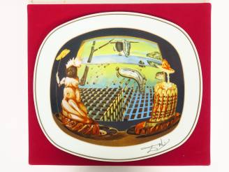 Vente aux enchères A. PORTHAULT - DIGARD à Limoges. Série de six assiettes en porcelaine 