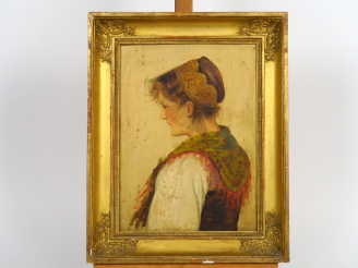 Vente aux enchères Ecole française XIXème "Jeune femme au châle" Huile sur panneau.  35 x