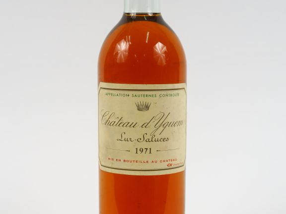 1 BOUTEILLE CHÂTEAU D'YQUEM 1er CCS SAUTERNES - 1971 - BG/CAPS TL CORR