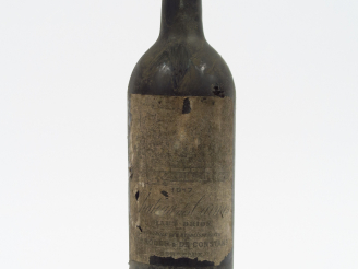 Vente aux enchères 1 BOUTEILLE CHÂTEAU DES CARMES HAUT BRION GRAVES - 1917 - BEP/CAPS CIR
