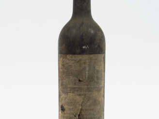 Vente aux enchères 1 BOUTEILLE CHÂTEAU DES CARMES HAUT BRION GRAVES - 1917 - BEP/CAPS CIR