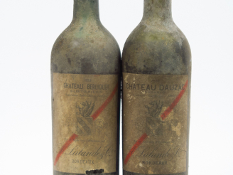 Vente aux enchères 2 BOUTEILLES de 1939 : 1 CHÂTEAU DAUZAC HAUT MEDOC MEP/ES/BS/CAPS ABS 