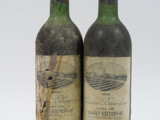 Vente aux enchères 2 BOUTEILLES CHÂTEAU BEAUSEJOUR ST ESTEPHE - 1958 - HEP/BS/EA/CAPS COR