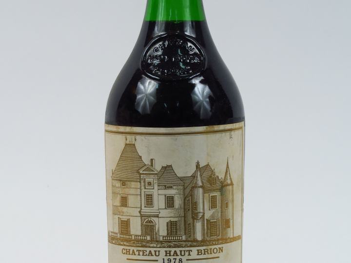 1 BOUTEILLE CHÂTEAU HAUT BRION 1er GCC GRAVES - 1978 - 3,5 CM