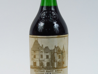 Vente aux enchères 1 BOUTEILLE CHÂTEAU HAUT BRION 1er GCC GRAVES - 1978 - 3,5 CM